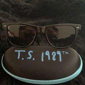 Taylor Swift 1989 sunglasses